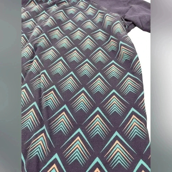 Bench Rare Geometric Purple Sweatshirt  Size Small - Picture 2 of 7